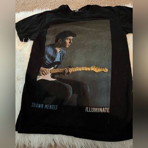 Shawn Mendes XS black tee
